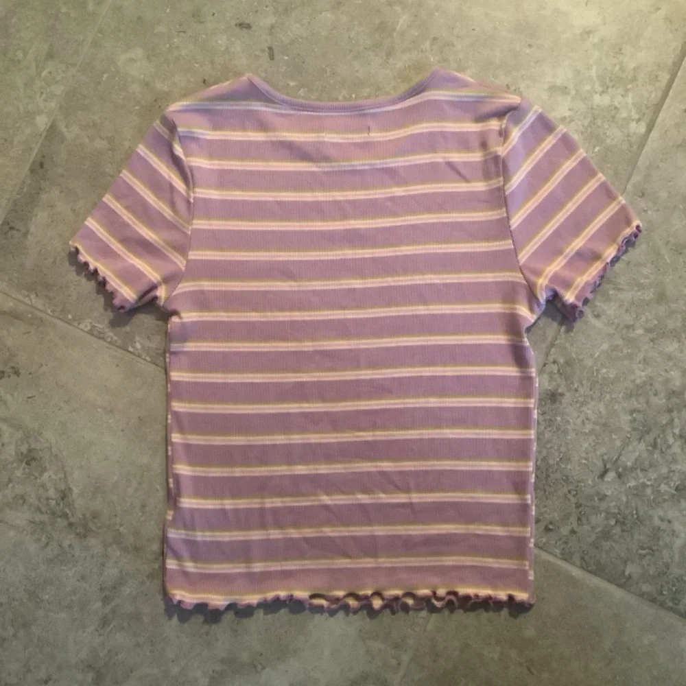 🎉Women's Wild Fable Ribbed Striped Size Small Lettuce hem crop top shirt - Picture 3 of 3